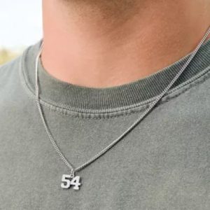 Ivy League Number with Light Curb Chain